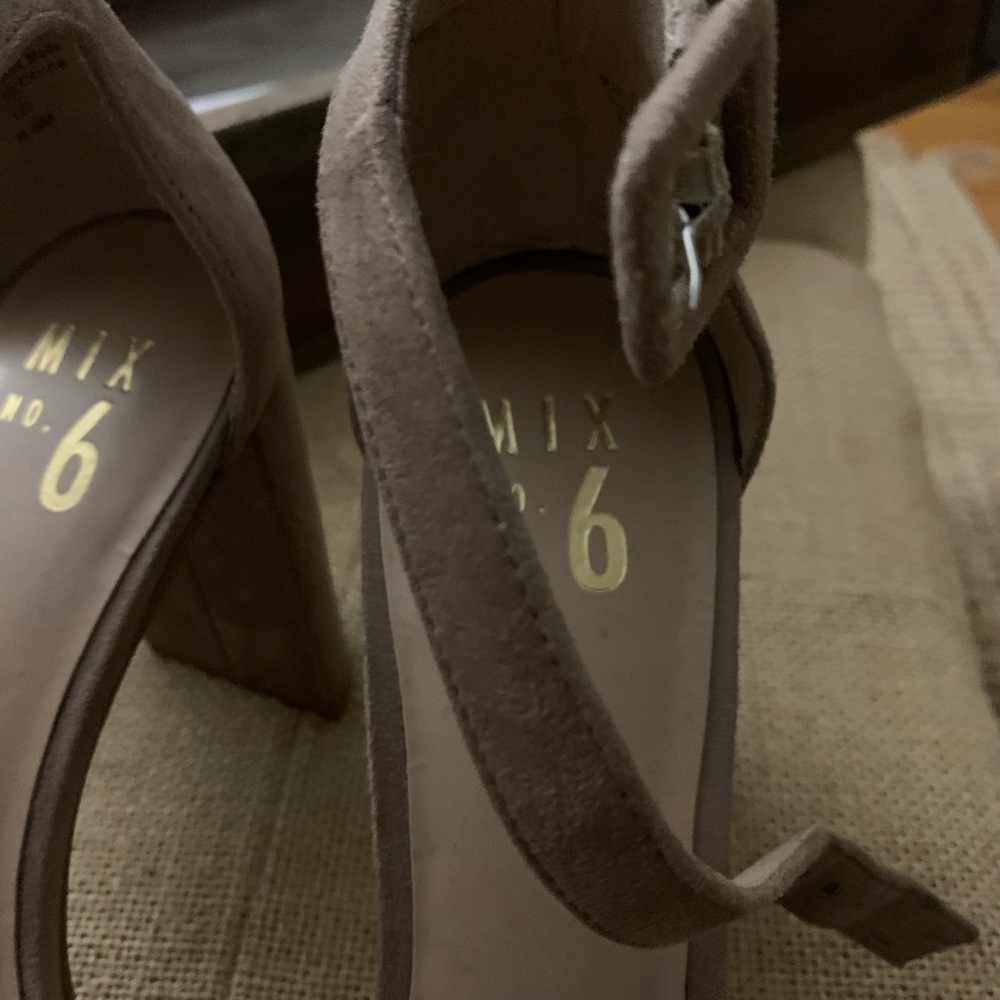 Sandal - Picture 4 of 10